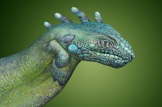 Iguana-Hand-Painting-520x346.jpg
