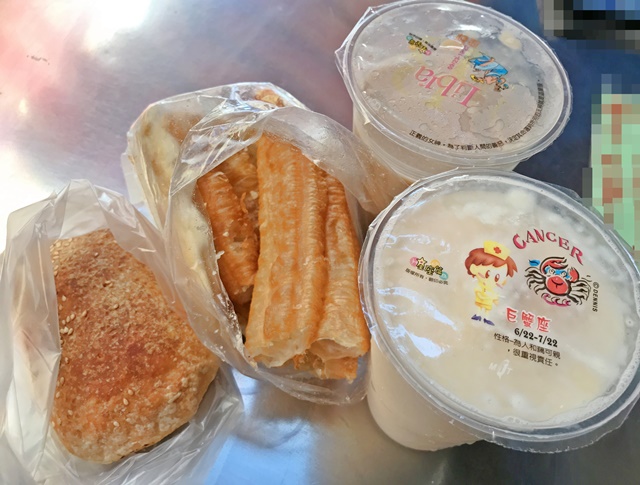 大甲城燒餅(大甲店)、大成中西式早餐店~台中葷素銅板美食