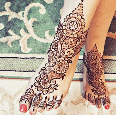 Gorgeous Bridal Feet Mehndi Design