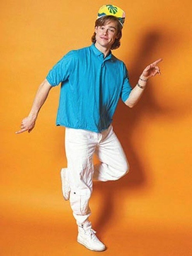 20 Photos of a Young Brad Pitt That Prove He Was Even Better Looking in