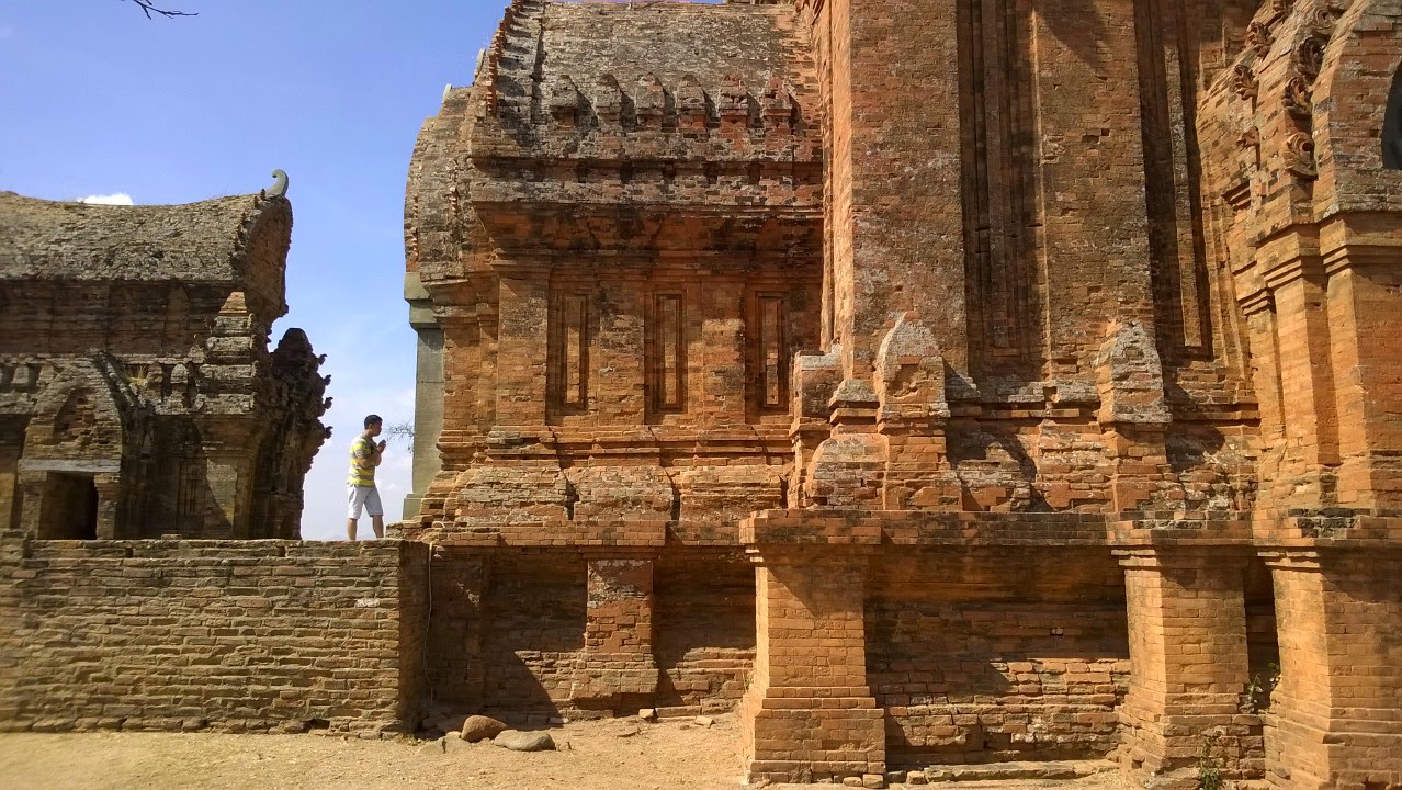 Một vài công trình kiến trúc đẹp ở Ninh Thuận. Một vài công trình kiến trúc đẹp ở Ninh Thuận.