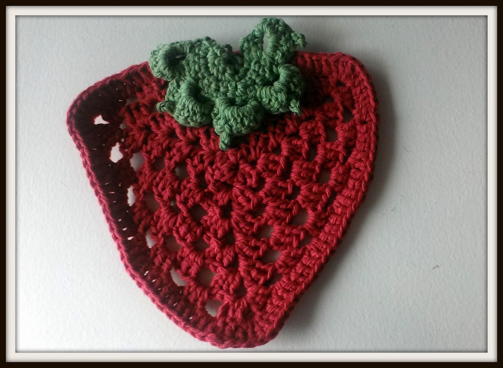 double-treble-craft-adventures-free-strawberry-crochet-dish-cloth-pattern
