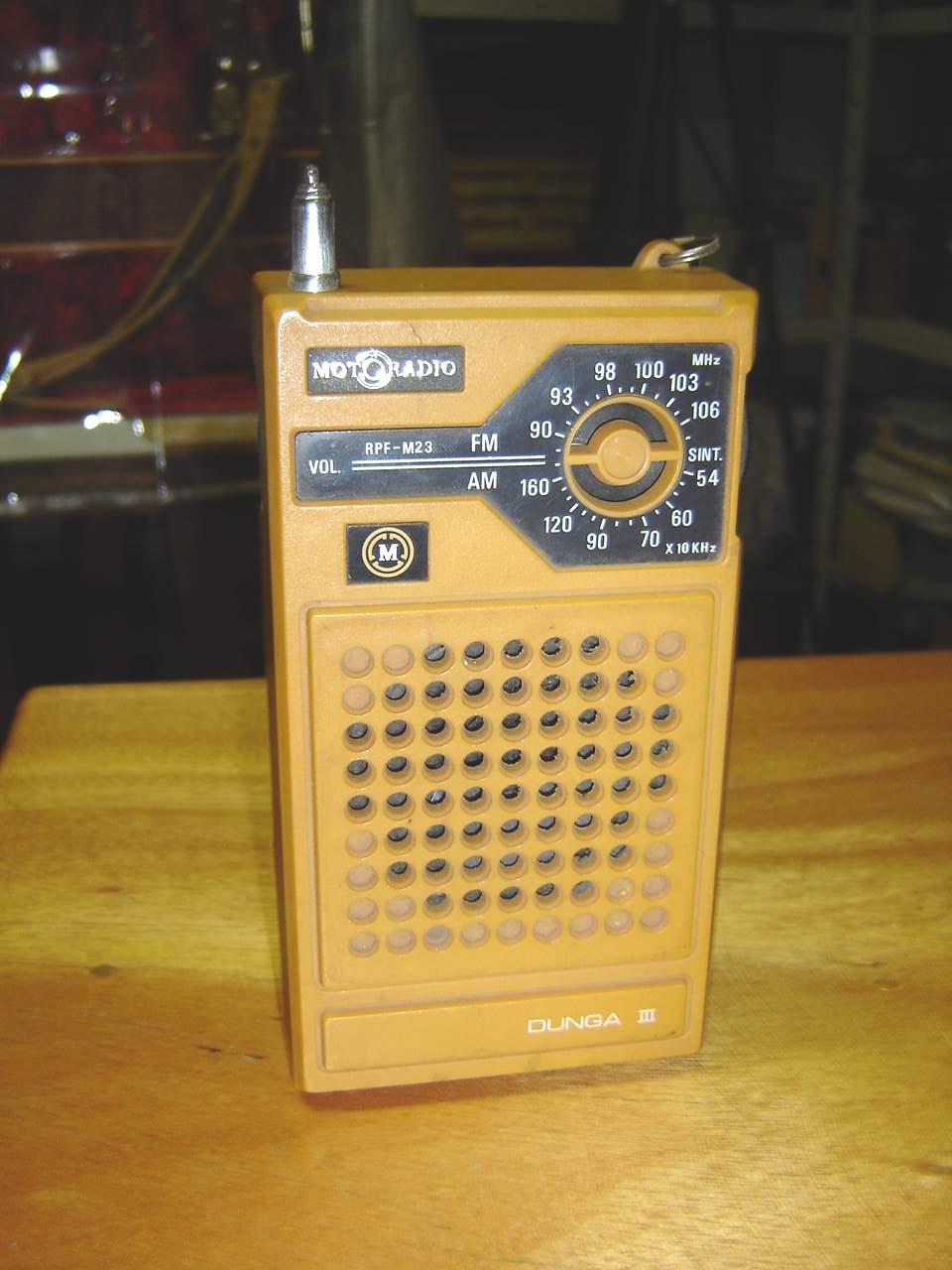 Videotran Museu de Rádios - PY6ZL - Zelito Lima!: Rádio Motoradio - Modelo Dunga 3!