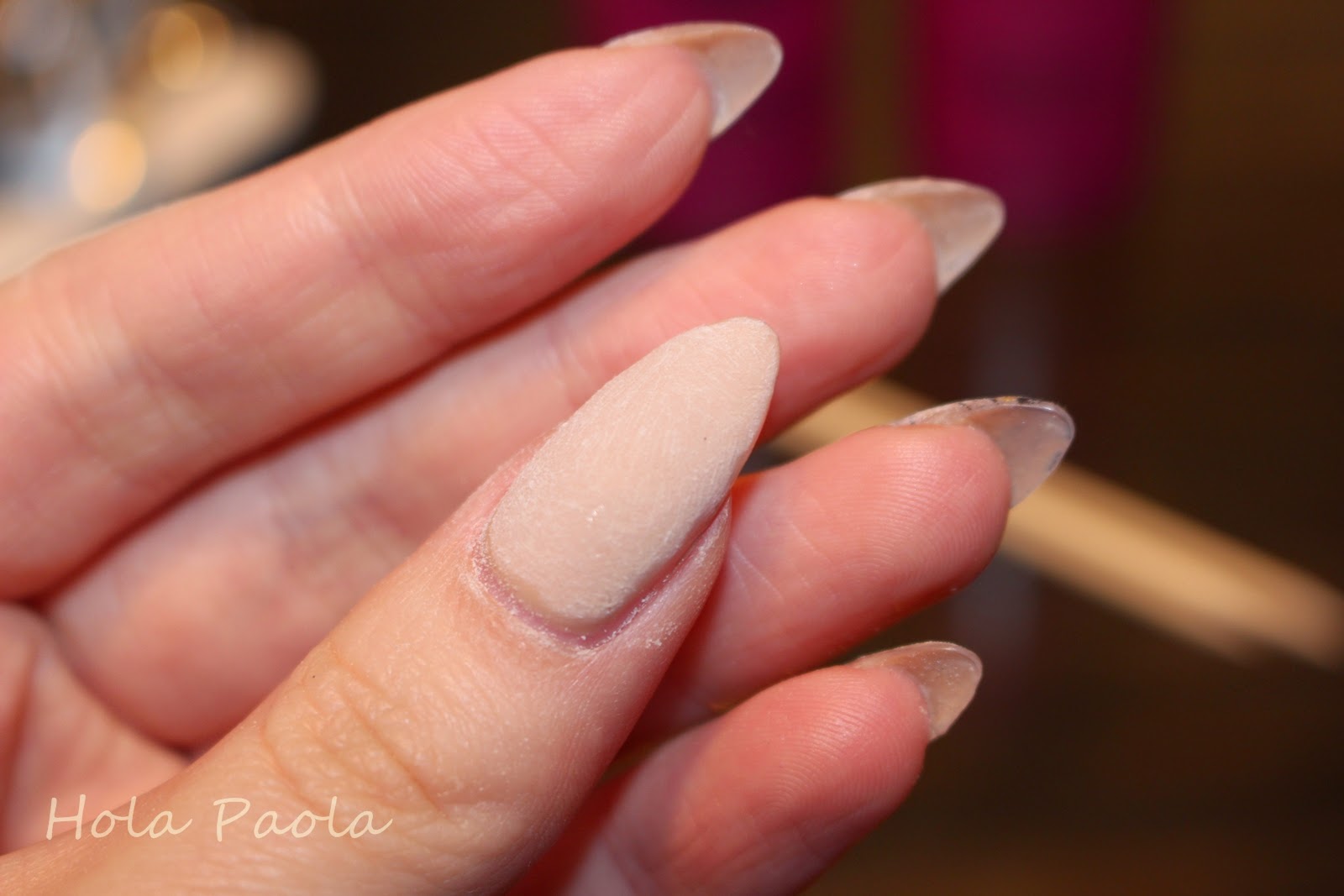 Semilac Hard jak zdjąć harda hybryde paznokcie sztuczne akryl żel gel nails aceton polish jak usunąć hard przedłużanie hybrydą budowa na formie sztuczny paznokieć nude 