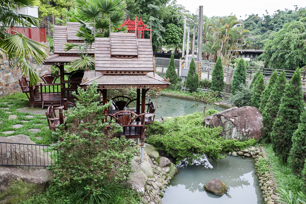 雲林古坑桂林映象會館充滿泰國風的建築、雕像和戲水池，免費參觀