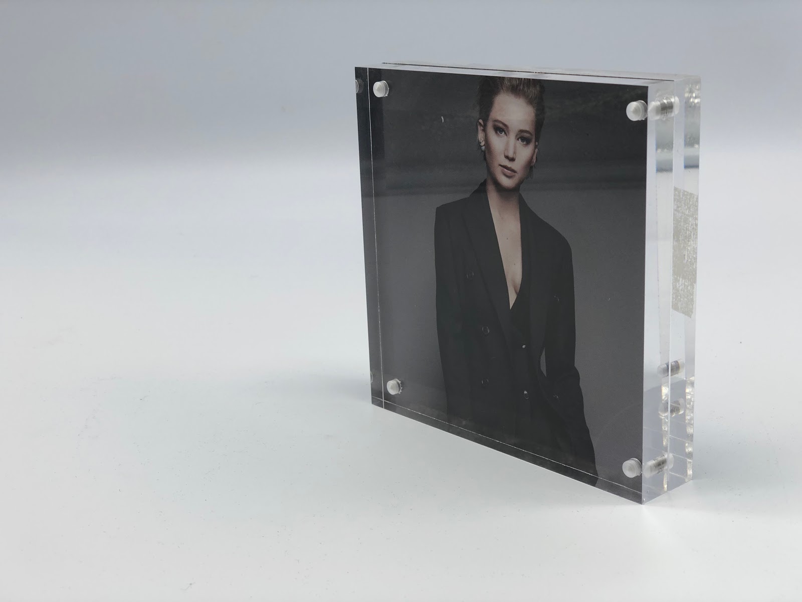 Square acrylic photo frame with 100 x 100 mmhttp//www