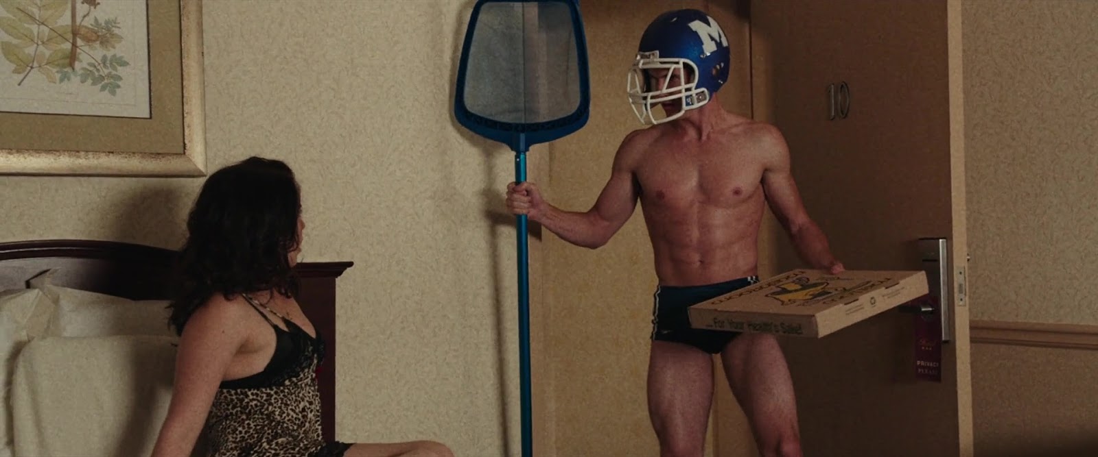 Robbie Amell shirtless in The Duff.