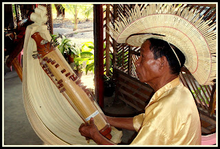 Sasando Alat Musik Tradisional Dari Rote Ndao, NTT - Cinta Indonesia