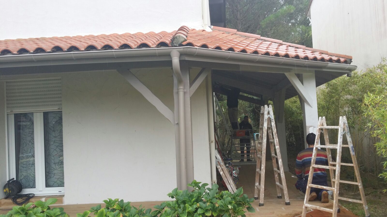 Reparación de pilares y suelo de PVC
