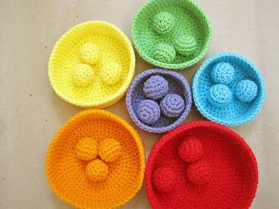 free crochet pattern rainbow nesting bowl