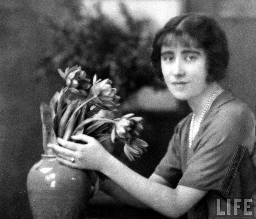 Elizabeth Angela Marguerite BowesLyon, the Girl Before the Queen