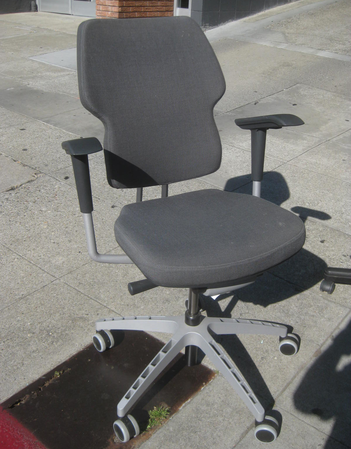 UHURU FURNITURE & COLLECTIBLES SOLD Office Chair 35