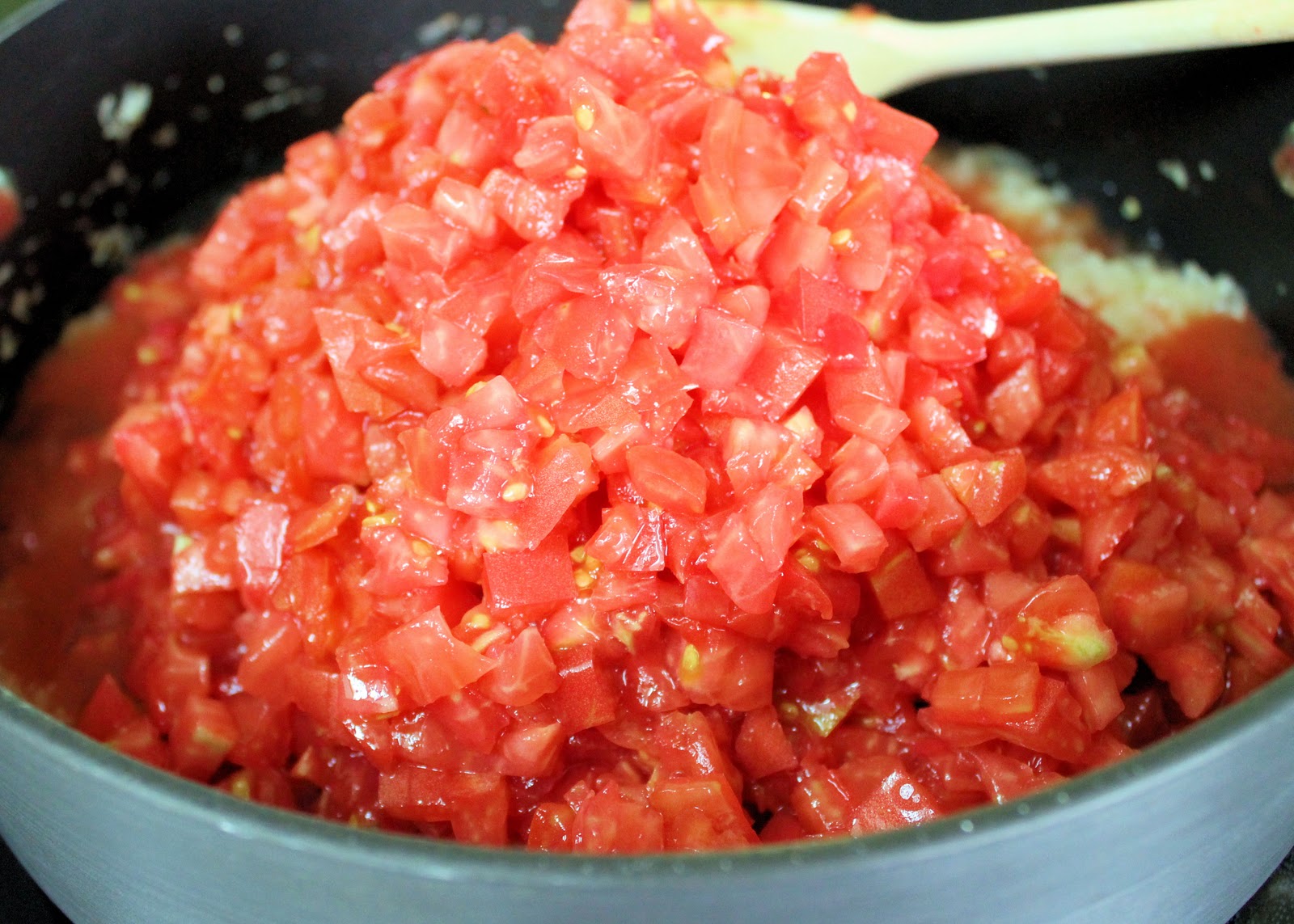How to Make Venezuelan Tomato and Onion Sofrito EnriLemoine
