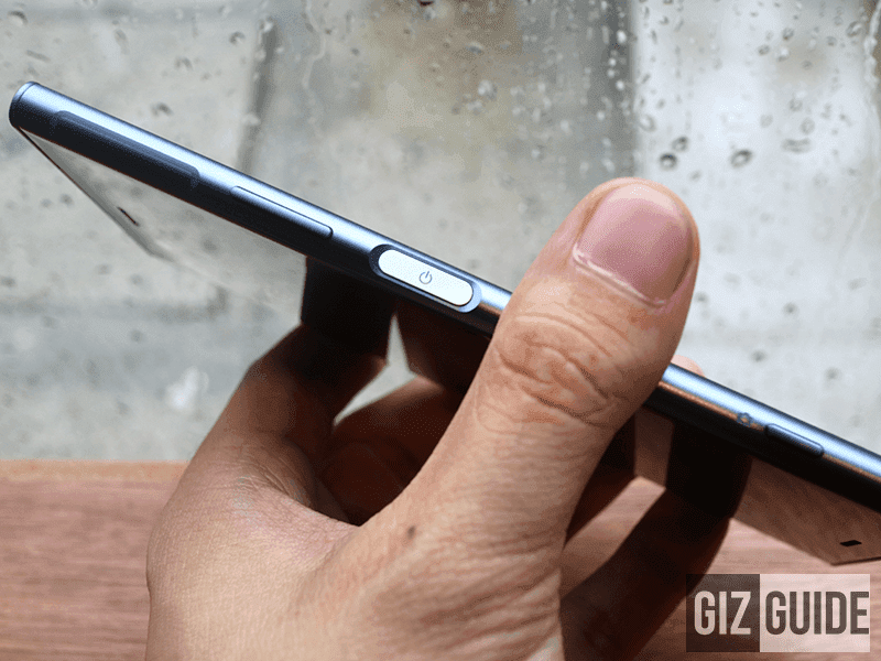 Volume rocker, fingerprint scanner on power button Volume rocker, fingerprint scanner on power button