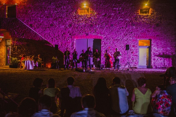 Rustykalne wesele w Dolinie Cedronu, Koncert na weselu, oprawa muzyczna wesela Kraków, ślub w spichlerzu, ślub na wsi, wesele plenerowe