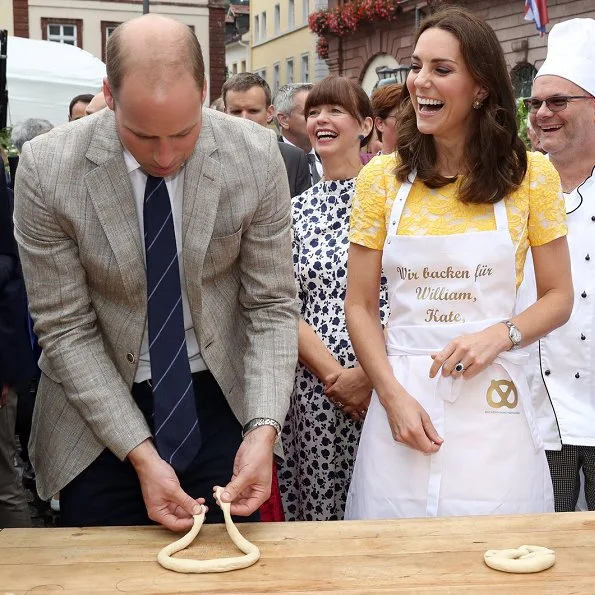 The Duchess wore Jenny Packham Yellow Dress for Heidelberg visit. Kate's wearing her Monsoon Fleur wedges