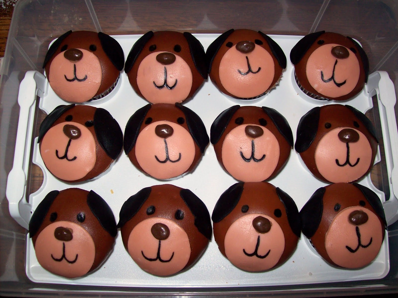 SAB Cakes! Puppy Dog Cupcakes