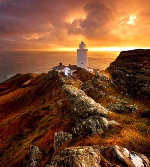 Beautiful Lighthouses around the World -Start Point Lighthouse, England Beautiful Lighthouses around the World -Start Point Lighthouse, England