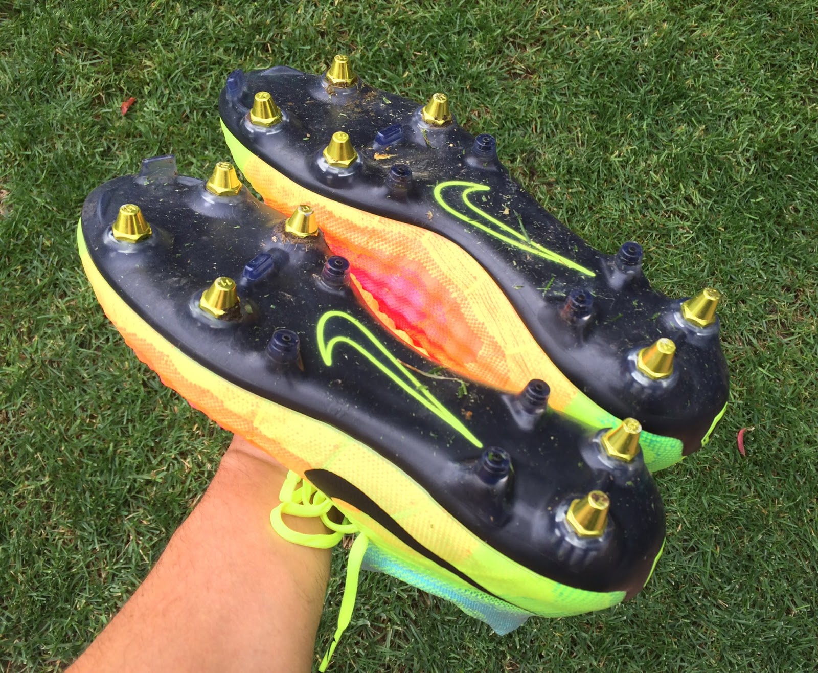 Does Nike's AntiClog Boot System Work? Footy Headlines