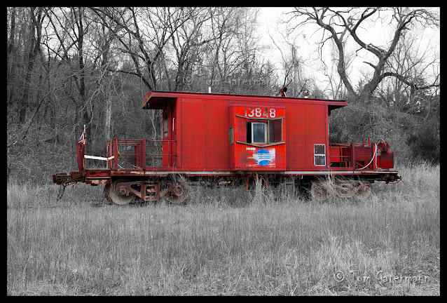 MoPac Caboose 13848 rusts away in the weeds near St. Genevieve, MO