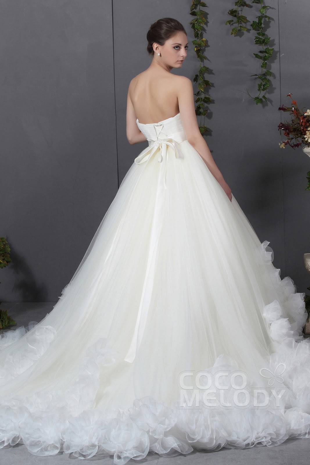 2013 the most beautiful wedding dress The actual hollow over