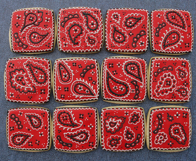 Dishfunctional Designs Creative Crafts To Make With Bandannas