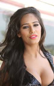 Poonam Pandey, Biography, Profile, Age, Biodata, Family, Husband, Son, Daughter, Father, Mother, Children, Marriage Photos.