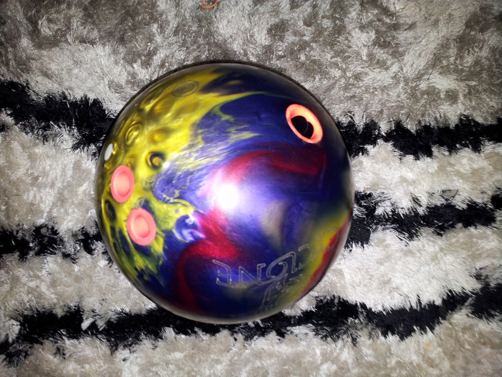 KEDAI BOWLING ONLINE Reactive Bowling Ball Ebonite CYCLONE 13 lbs++