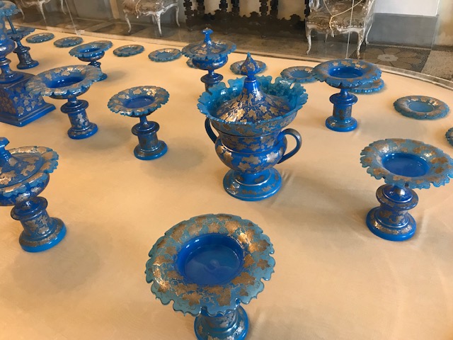 イゾラベッラ（ベッラ島）の宮殿内にある青い食器