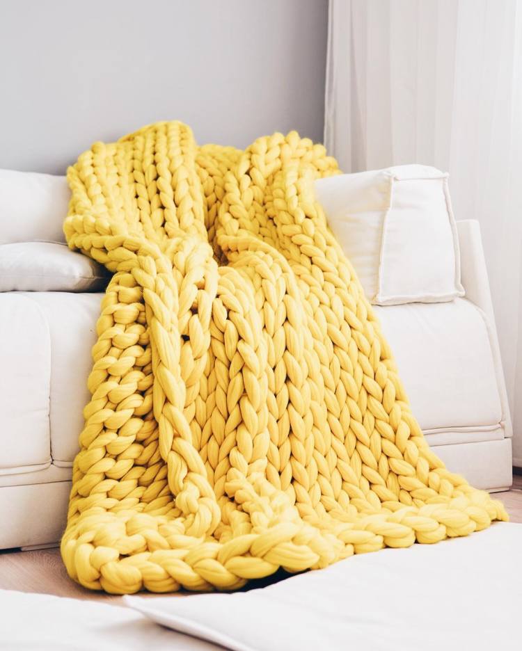 Amazing Creativity Craft an Oversized ChunkyKnit Blanket in Just a