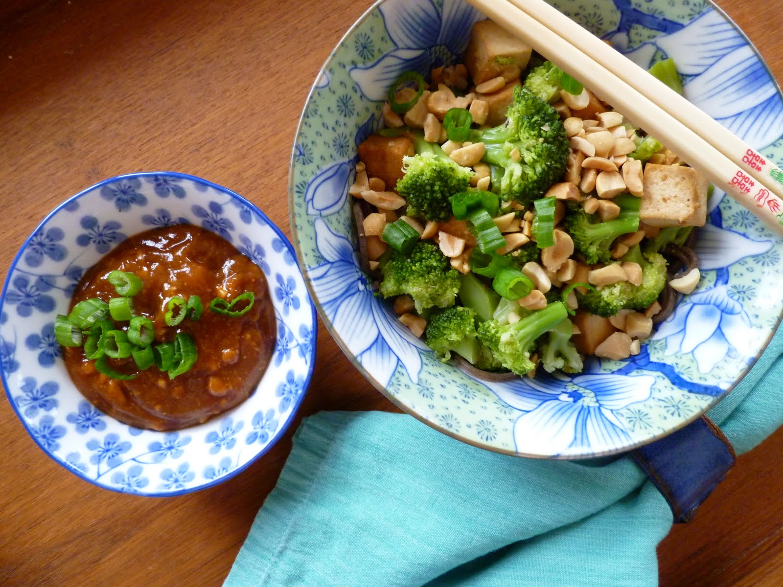 Soba Noodles with Broccoli and Peanut Sauce