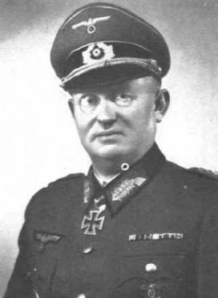 NAZI JERMAN: Daftar Lengkap Peraih Schwertern (159 Orang)