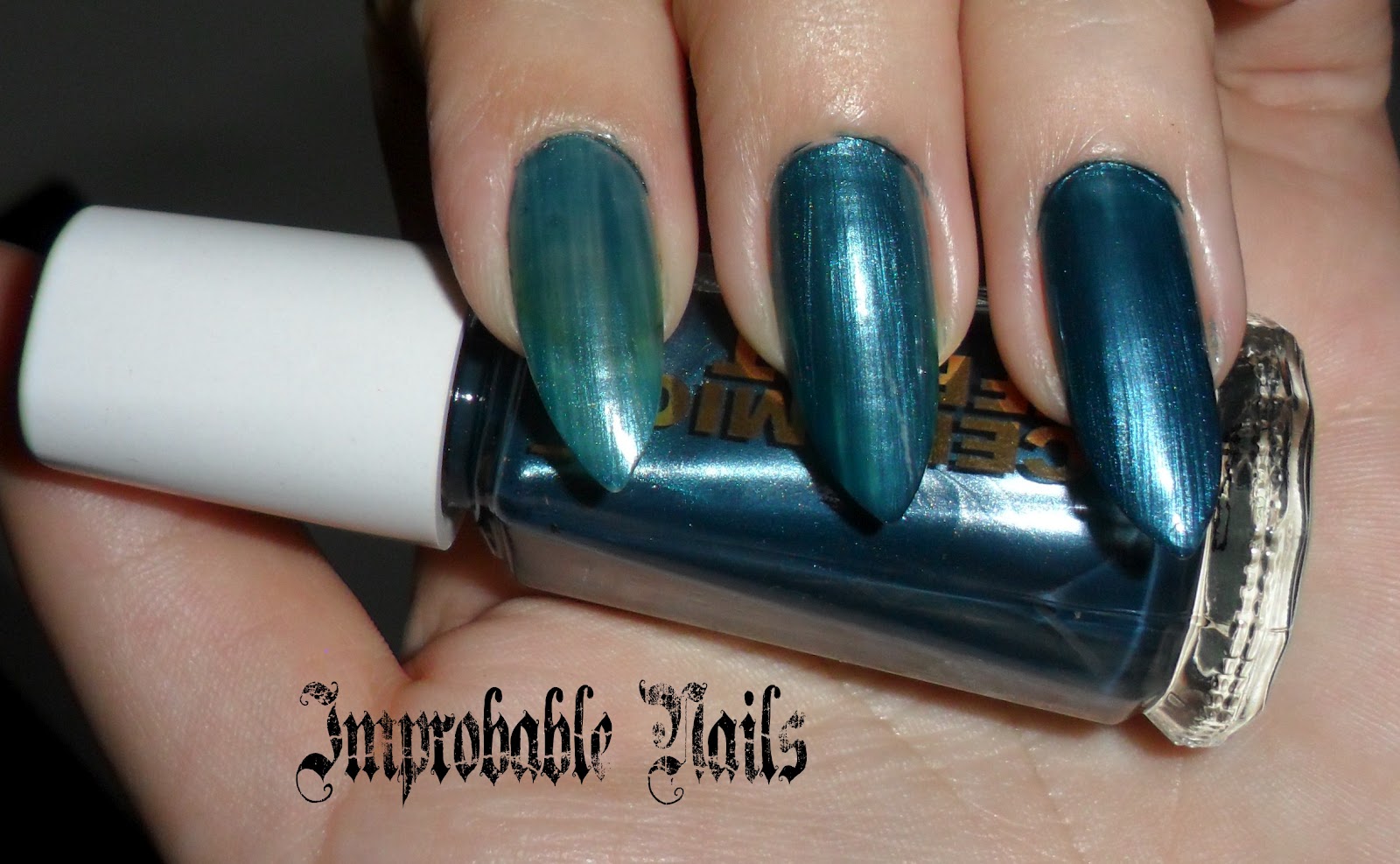 Improbable Nails Swatch LAYLA ceramic effect nail polish CE60