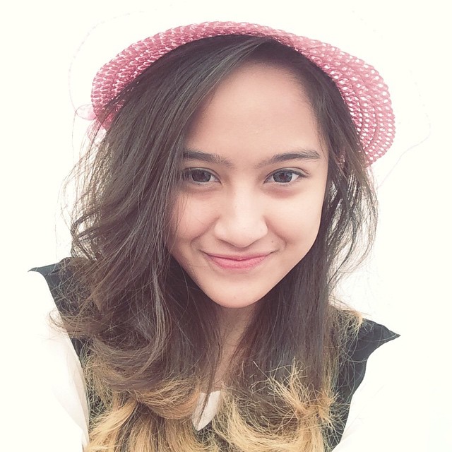 Welcome To My Blog: Biodata Salshabilla Adriani