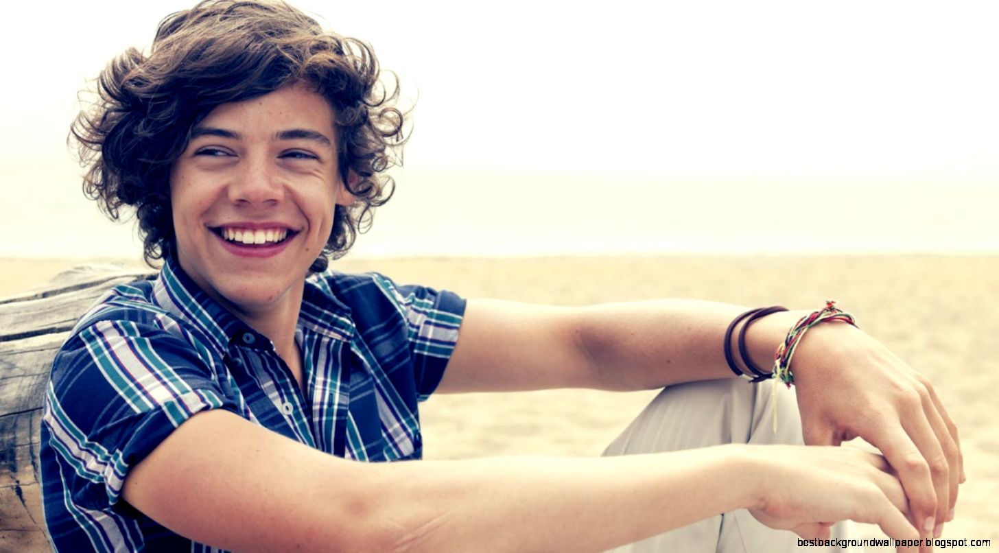 Harry Styles Wallpaper 6870359