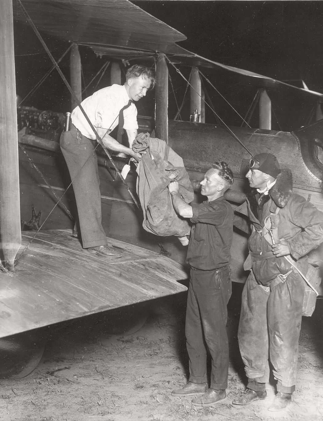 air mail pilot pay 1920s air mail pilot pay 1920s