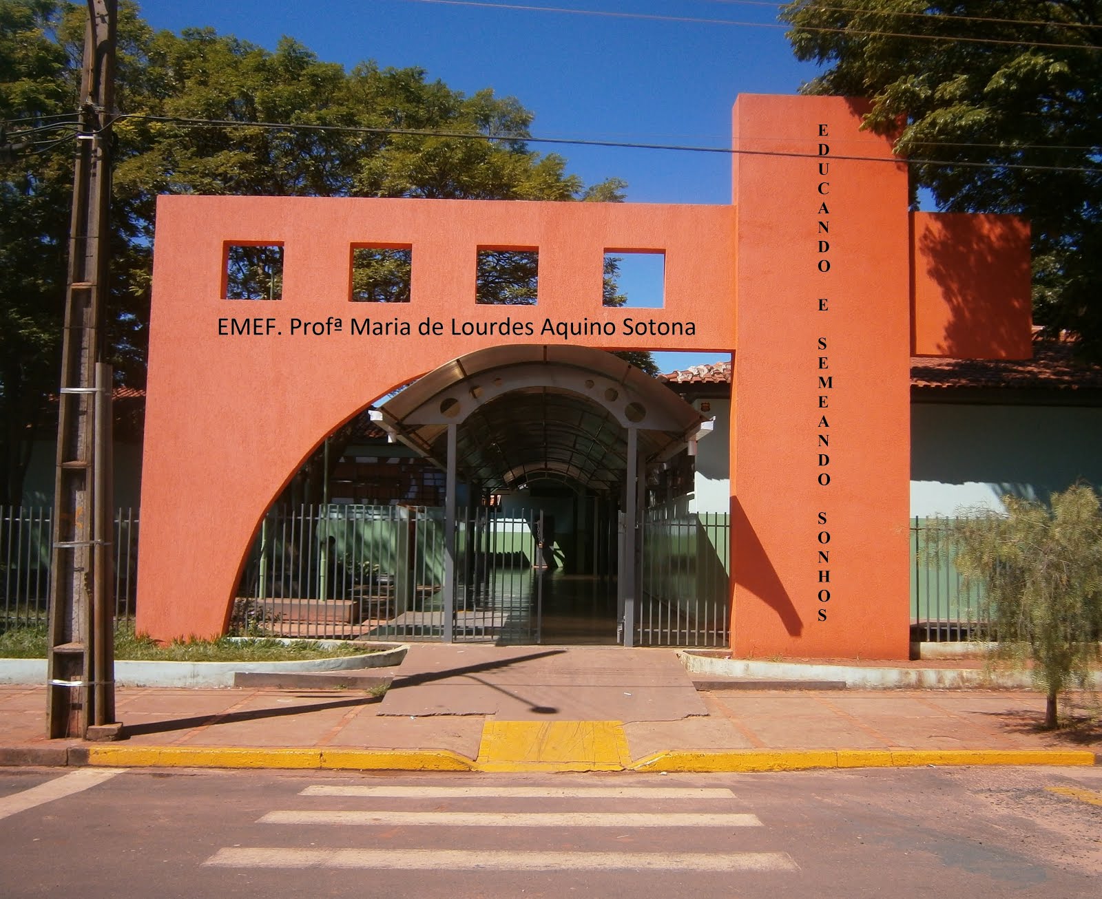 Escola Municipal Professora Maria de Lourdes Aquino Sotana