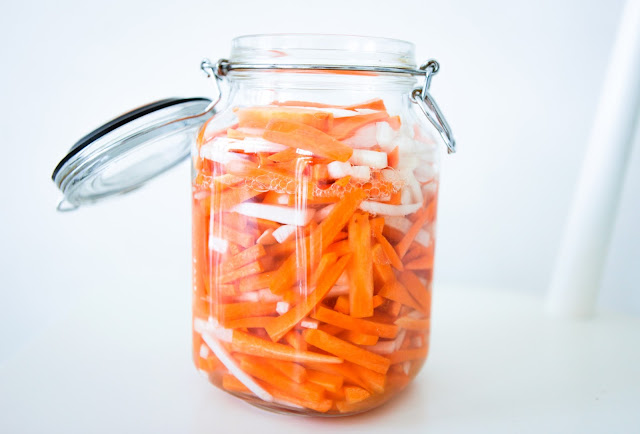 Vietnamese Pickled Carrots (Đo Chua) - Naturally Fermented