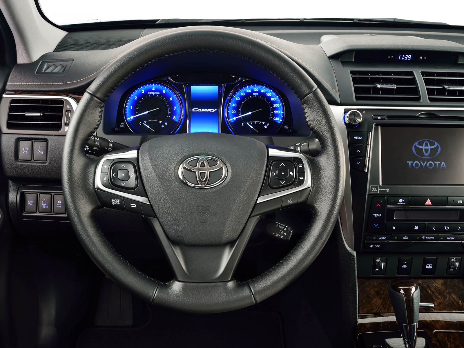 Toyota Camry 2015 - interior - painel