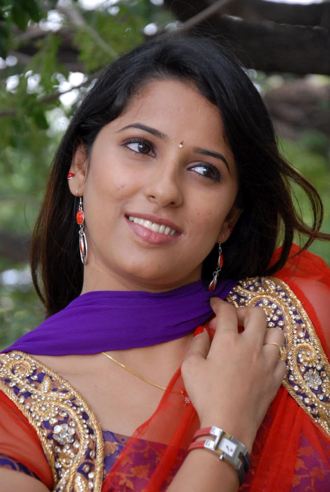 Actress Shreya Reddy Photos - Wallwoods