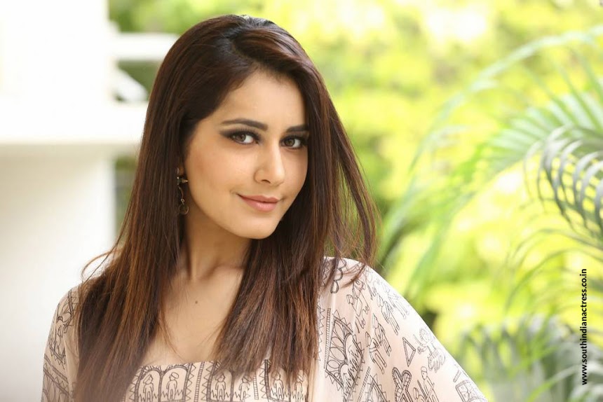 Raashi Khanna stills At Tholiprema Movie Interview