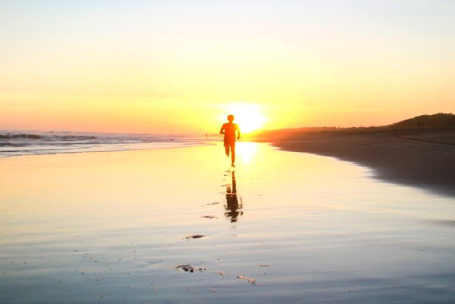 Fitness + nature benefits-sunshine-beach-jogging-beau-monde-organics