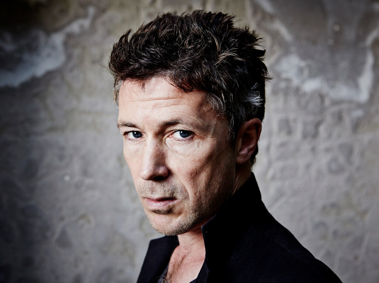 aiden gillen aiden gillen