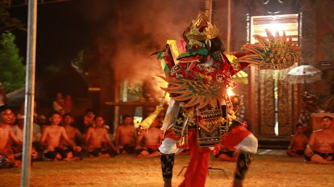 Indonesian Hindu University performed kecak ramayana dance in india