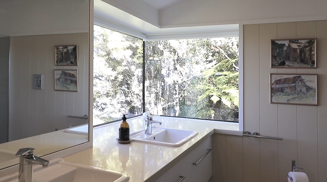 16 Interior Design Photos vs. 43 Mapara Rd, Acacia Bay, Taupo Luxury Home Tour