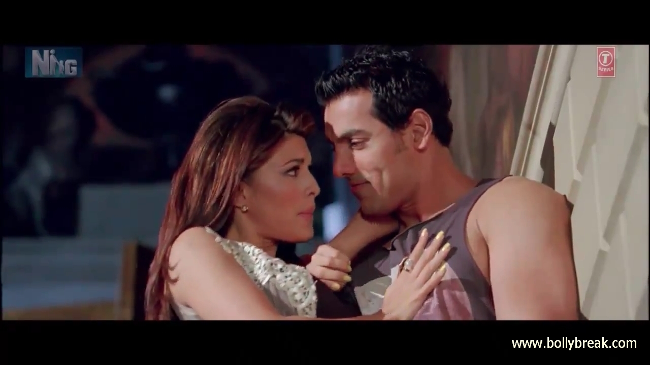 Jacquiline Fernandez Nighty Dance - Jacquiline Fernandez Nigthy Pics - Housefull 2 - Right now Song