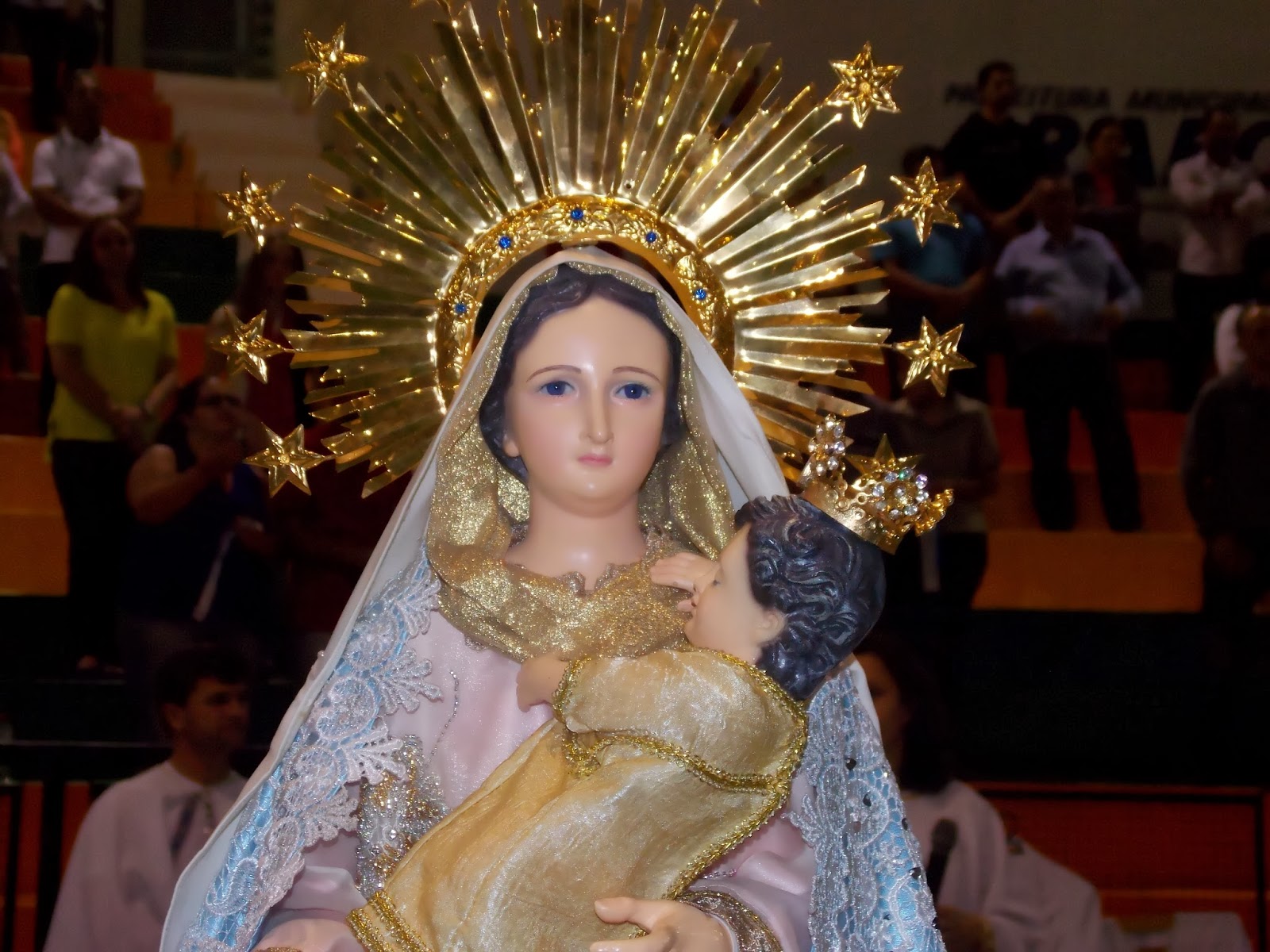 Pe. Antonio Maria celebra missa em Arapongas e afirma ser a primeira cidade brasileira receber a