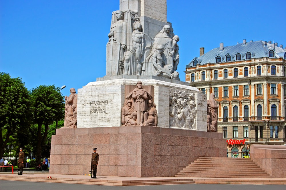 Памятники в латвии