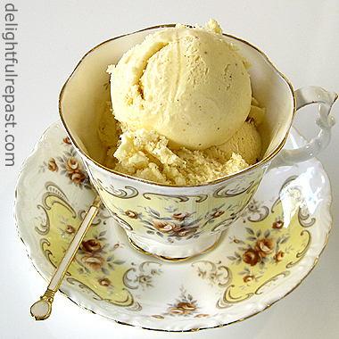 Eggnog Ice Cream / www.delightfulrepast.com
