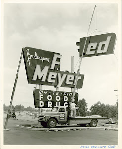 Fred Meyer opens 1950
